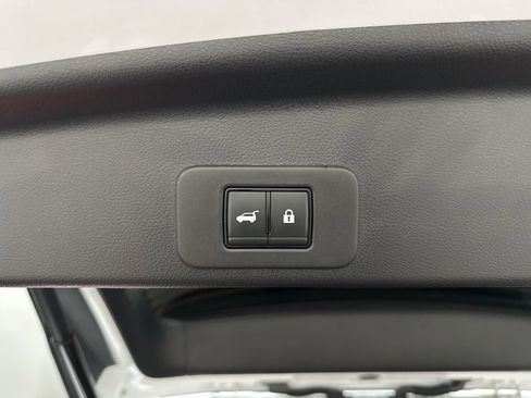 Used 2025 Nissan Murano SL AWD/4WD image 36