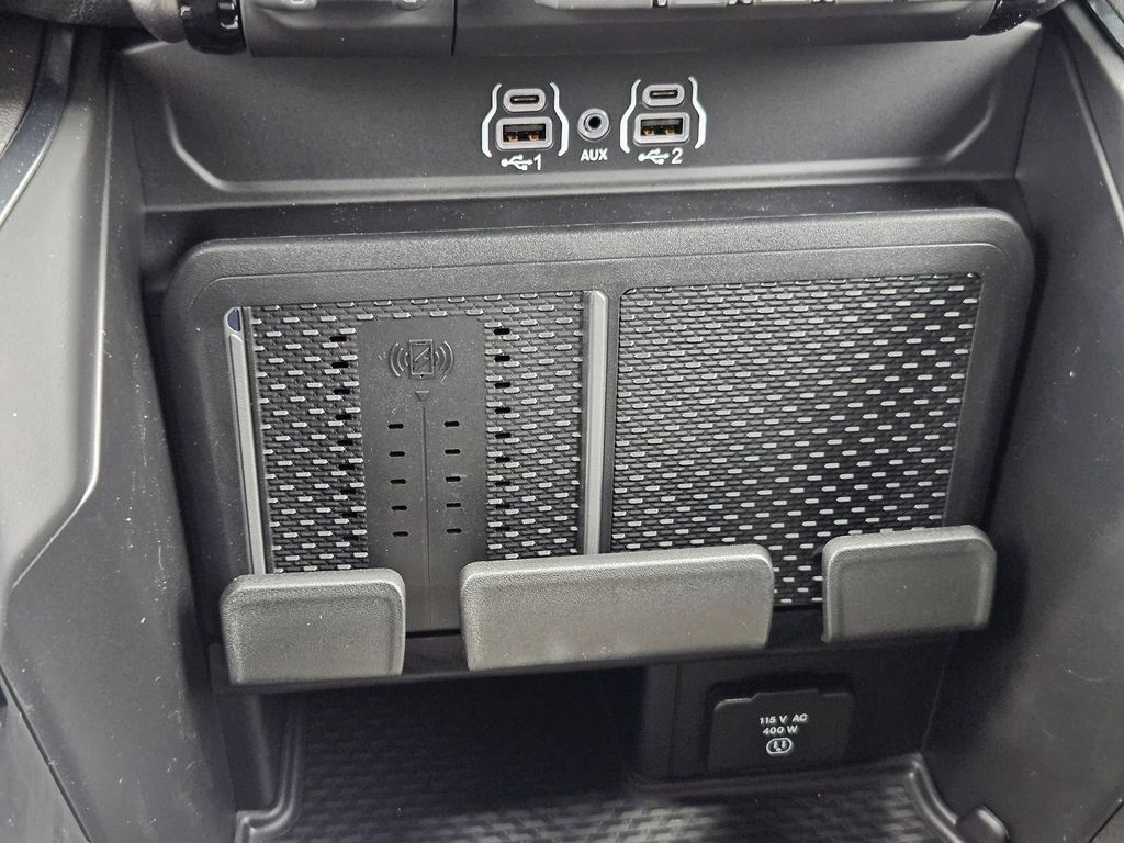 New 2026 RAM 1500 Laramie w/ Night Edition AWD/4WD image 32
