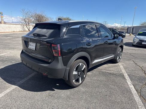 Used 2025 Nissan Kicks SR image 7