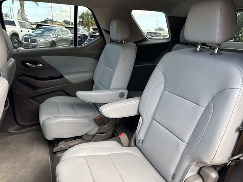 Used 2021 Chevrolet Traverse Premier image 16