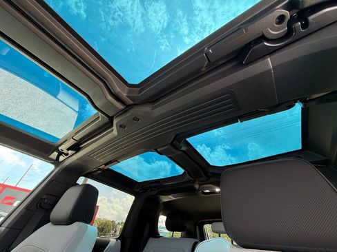 Used 2025 GMC Hummer EV 3X AWD/4WD image 18