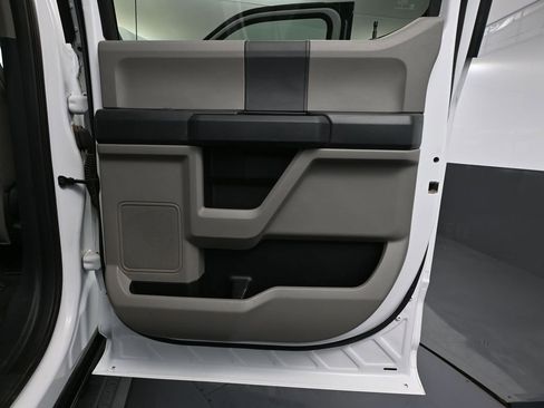 Used 2022 Ford F250 XL w/ Power Equipment Group image 39