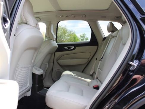 Certified 2023 Volvo XC60 T8 Ultimate w/ Climate Package AWD/4WD image 22