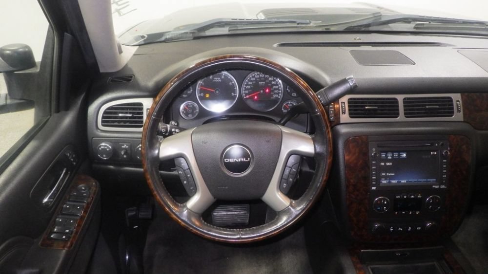 Used 2013 GMC Sierra 2500 Denali w/ Suspension Package, Off-Road AWD/4WD image 9