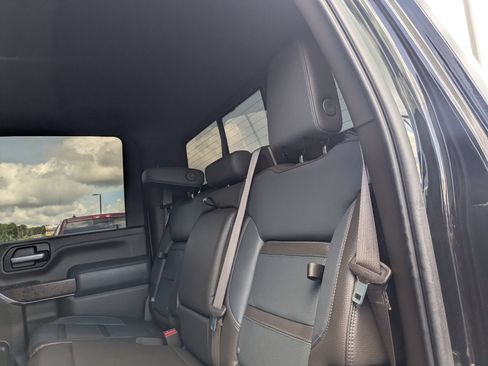 Used 2021 GMC Sierra 2500 Denali w/ Denali Black Diamond Edition AWD/4WD image 26