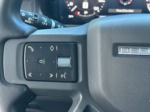 Used 2023 Land Rover Defender 110 X-Dynamic SE image 30