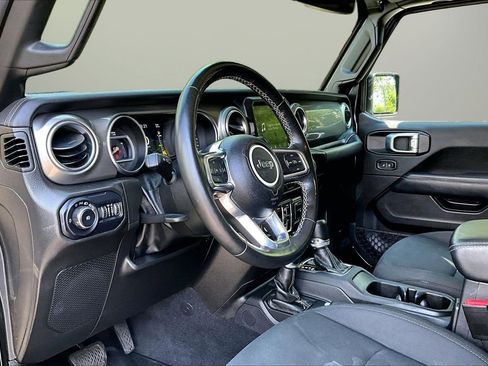 Certified 2022 Jeep Wrangler Unlimited Sahara w/ Cold Weather Group AWD/4WD image 19