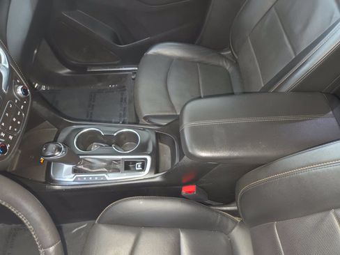 Used 2018 Chevrolet Equinox Premier FWD image 17