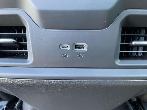 Used 2024 Chevrolet Silverado 1500 LT Trail Boss w/ Convenience Package II AWD/4WD image 11