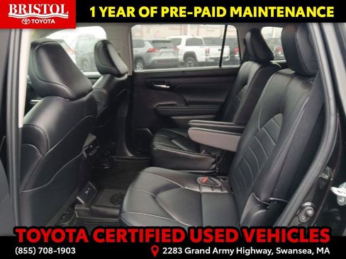 Certified 2023 Toyota Highlander XLE image 16