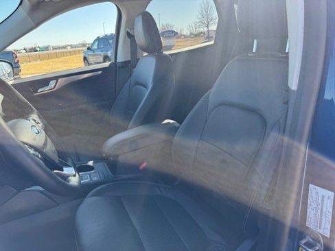 Used 2022 Ford Escape Titanium image 11