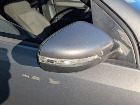 Used 2011 Volkswagen Golf 4-Door image 10