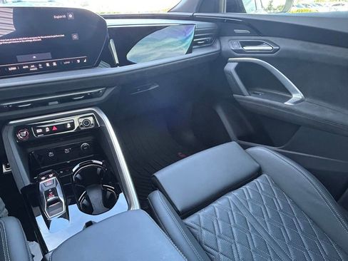 Used 2025 Audi SQ5 Premium Plus w/ Premium Plus Package image 12