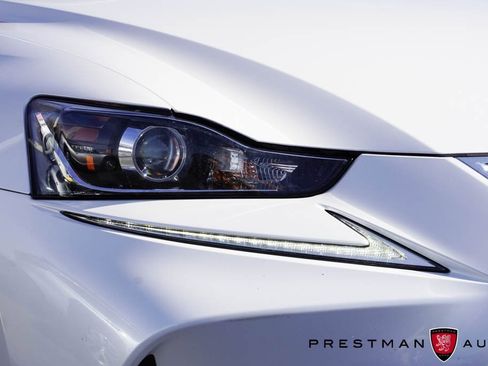 Used 2018 Lexus IS 300 AWD image 14