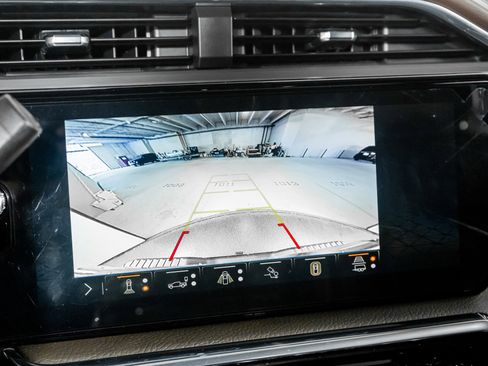 Used 2025 GMC Sierra 3500 Denali w/ Denali Reserve Package image 41