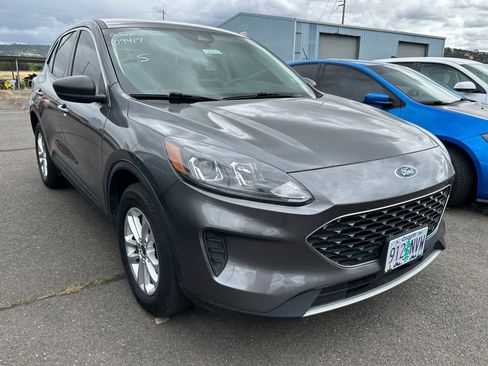 Used 2022 Ford Escape SE AWD/4WD image 2