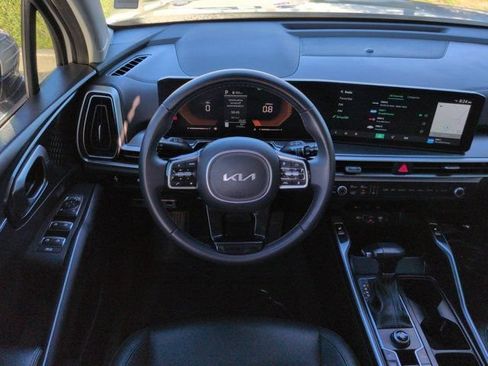 Used 2024 Kia Sorento S w/ Panoramic Sunroof Package FWD image 16