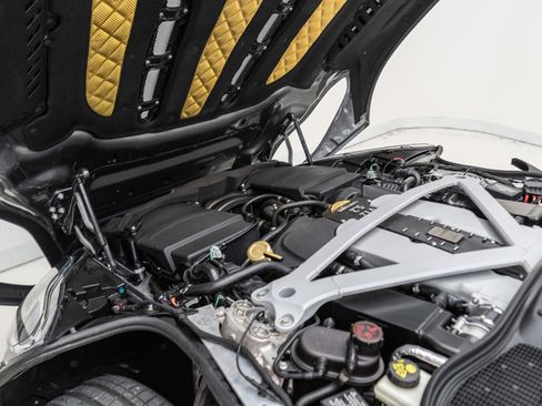 Used 2017 Aston Martin DB11 V12 RWD image 71