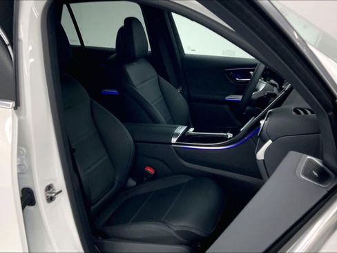 New 2026 Mercedes-Benz GLC 300 image 3