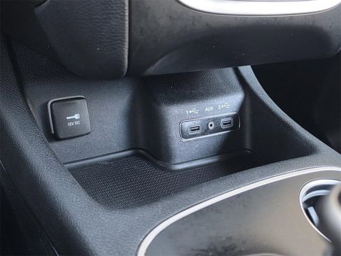 Used 2020 Dodge Durango SXT image 23