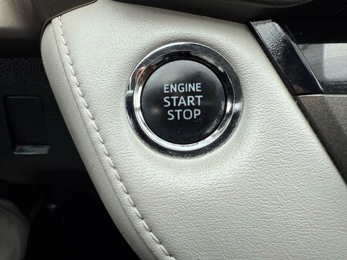 Used 2013 Toyota RAV4 Limited image 31