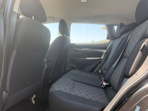 Used 2022 Nissan Rogue Sport SV image 17