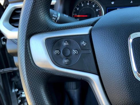 Certified 2023 GMC Acadia SLE w/ Driver Convenience Package image 23