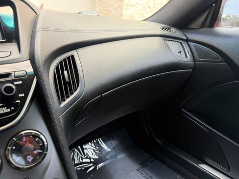 Used 2016 Hyundai Genesis 3.8 RWD image 32