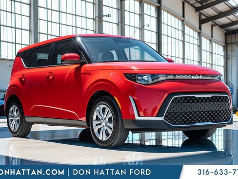 Used 2025 Kia Soul LX FWD image 34
