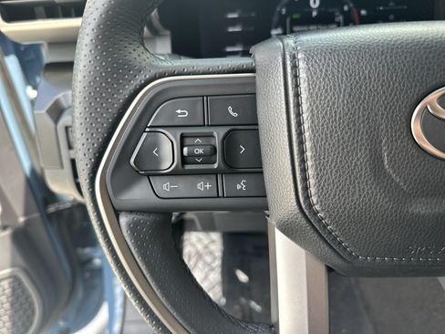Certified 2025 Toyota 4Runner Limited AWD/4WD image 19