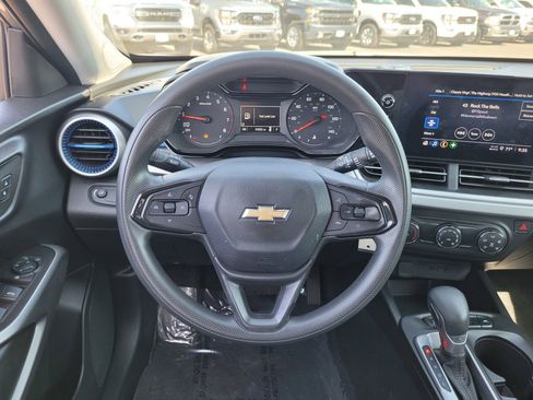 Used 2024 Chevrolet Trax LS w/ Driver Confidence Package FWD image 16