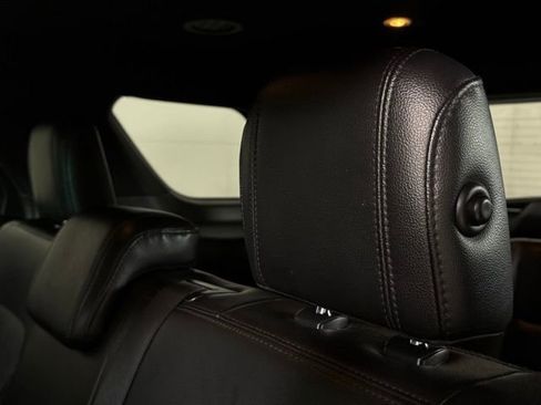 Used 2016 Ford Explorer XLT w/ Equipment Group 202A image 24