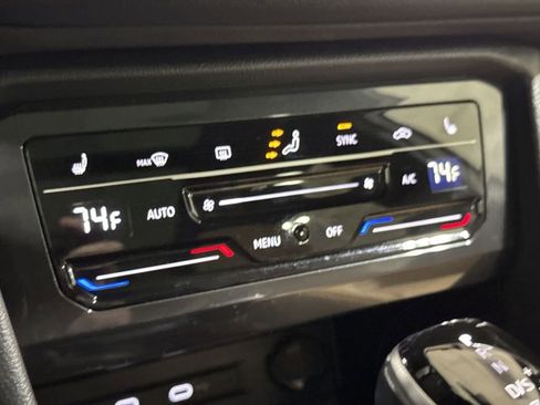 Used 2023 Volkswagen Tiguan SE R-Line image 16