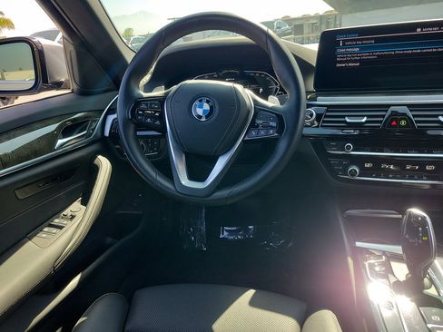 Used 2023 BMW 530e RWD image 11