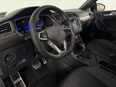 Used 2024 Volkswagen Tiguan SE R-Line FWD image 21