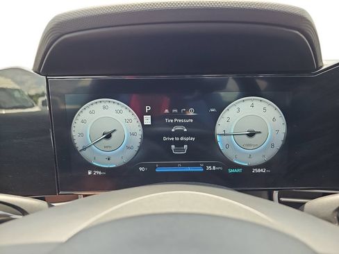 Used 2024 Hyundai Elantra SEL w/ Convenience Package FWD image 19