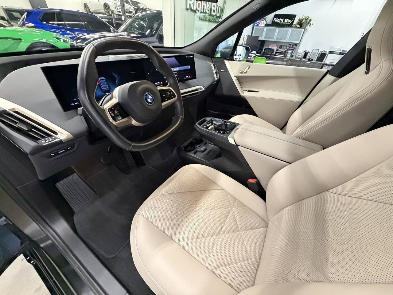 Used 2024 BMW iX xDrive50 w/ Sport Package AWD/4WD image 10