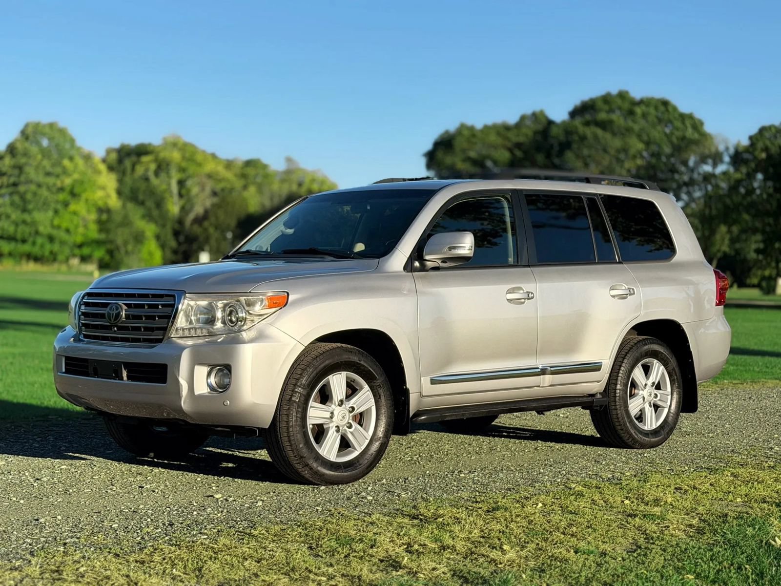 Used 2013 Toyota Land Cruiser AWD/4WD image 39