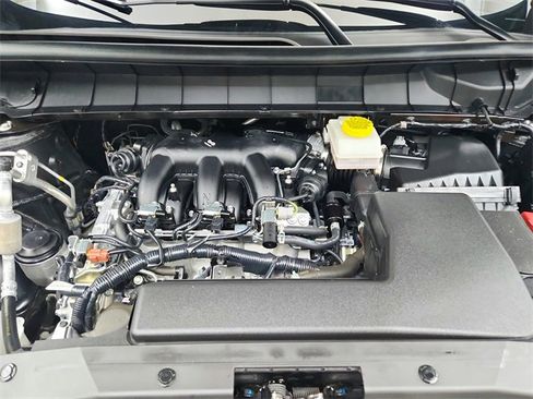 Used 2024 Nissan Pathfinder SV image 17