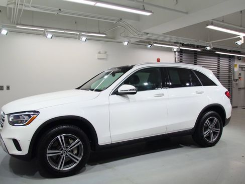 Certified 2020 Mercedes-Benz GLC 300 4MATIC image 4