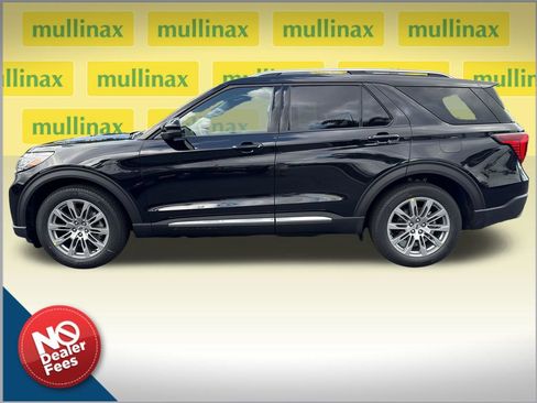 New 2026 Ford Explorer Platinum RWD image 2