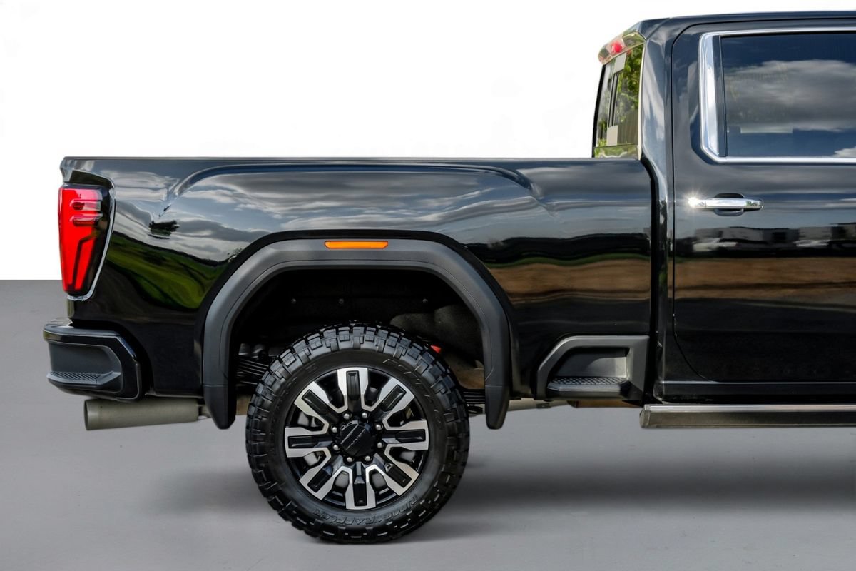 Used 2024 GMC Sierra 2500 Denali Ultimate AWD/4WD image 6