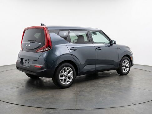Used 2025 Kia Soul LX w/ LX Technology Package FWD image 9