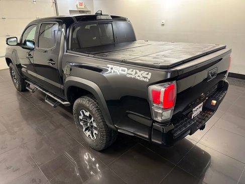 Used 2022 Toyota Tacoma TRD Off-Road w/ TRD Premium Off Road Package AWD/4WD image 4