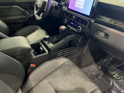 Used 2025 Toyota Tacoma TRD Pro image 19