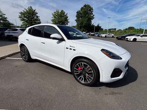 Used 2023 Maserati Grecale Modena AWD/4WD image 9