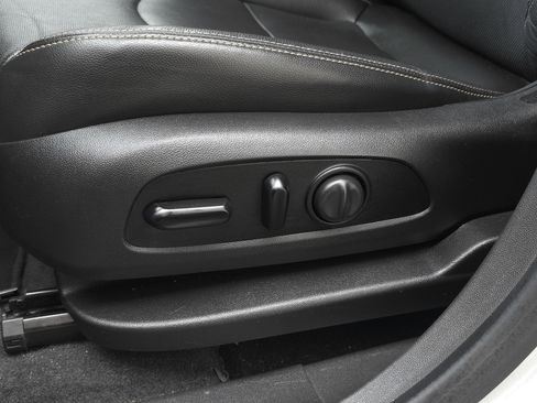 Used 2020 GMC Terrain SLT w/ Preferred Package image 11