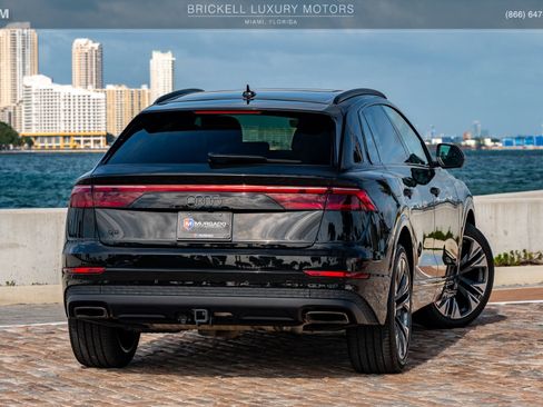 Used 2025 Audi Q8 Prestige image 3