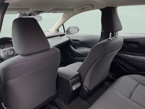 Used 2025 Toyota Corolla LE image 23