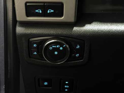 Used 2022 Ford F350 Lariat w/ Lariat Ultimate Package AWD/4WD image 8